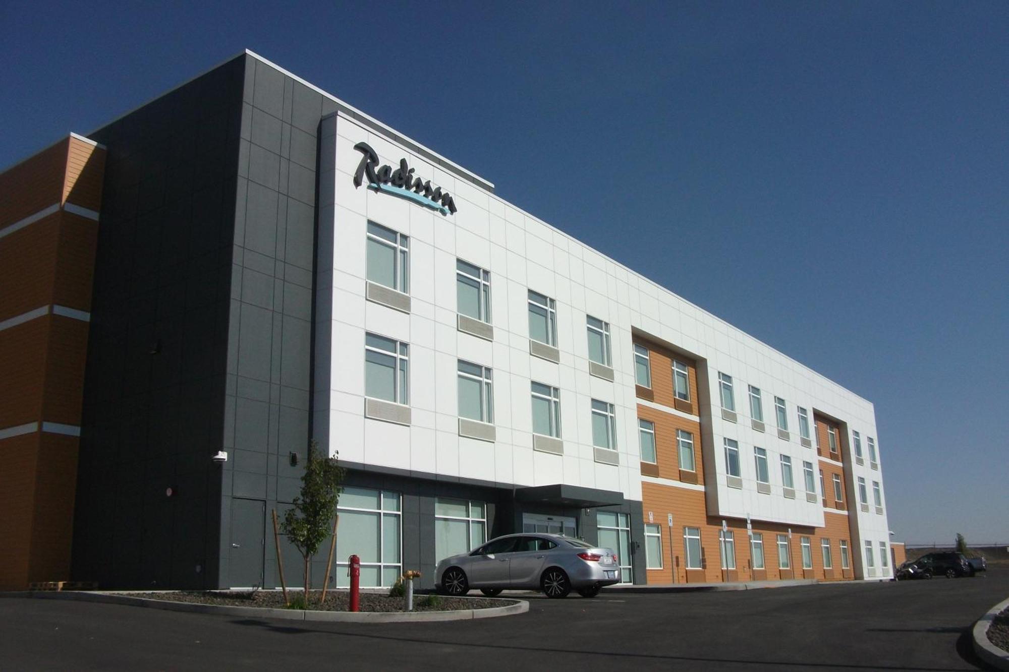 Radisson Hotel Pendleton Airport ภายนอก รูปภาพ