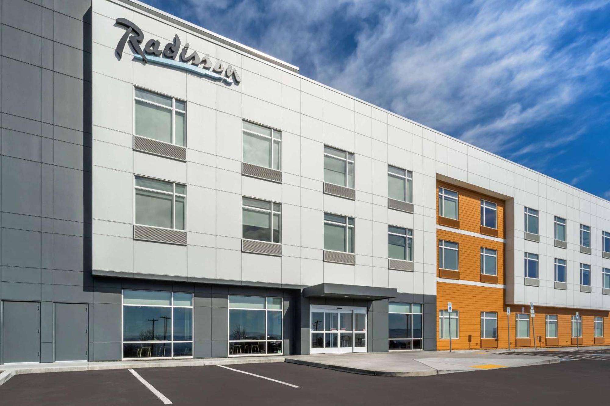 Radisson Hotel Pendleton Airport ภายนอก รูปภาพ